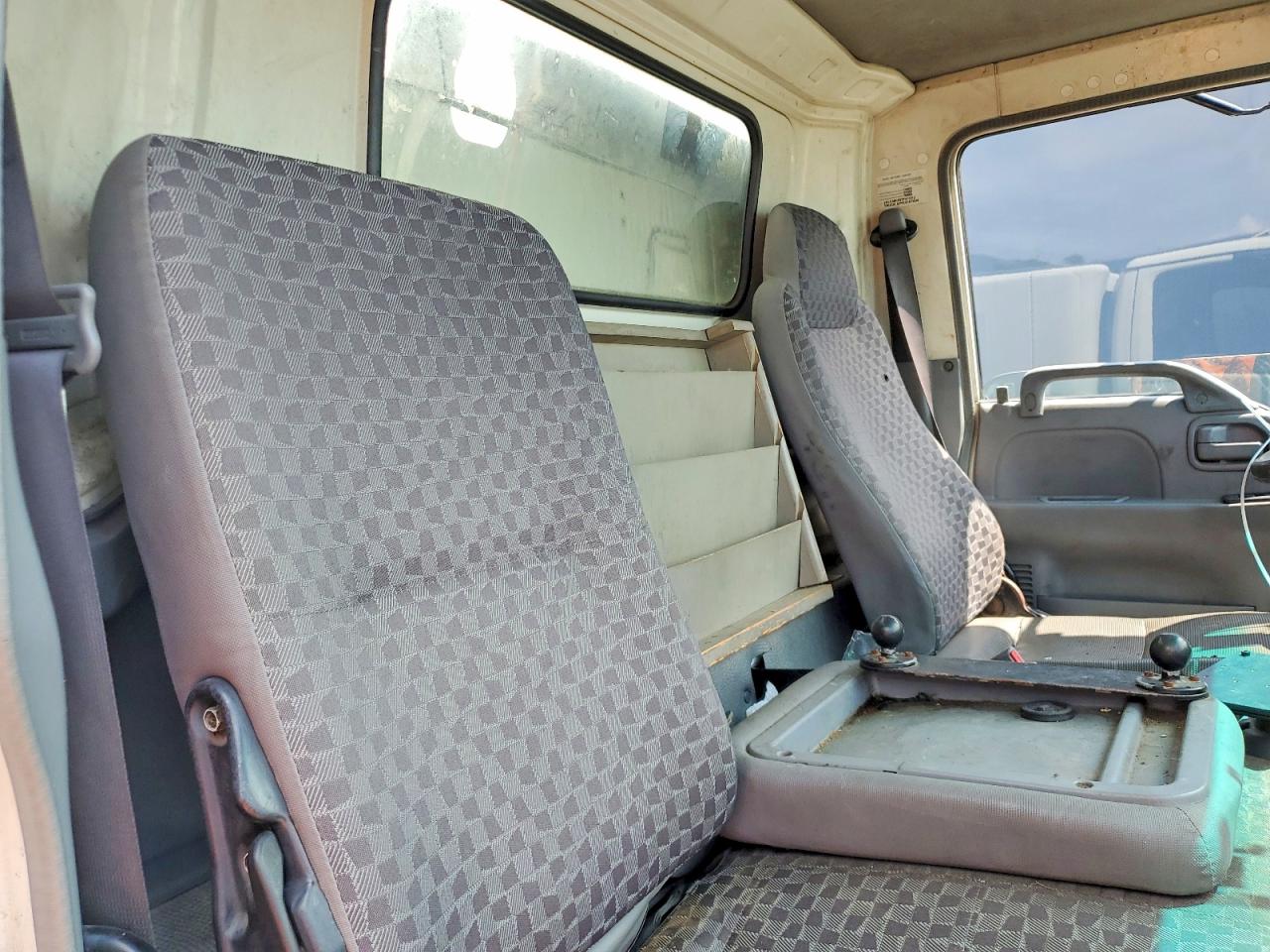 2007 ISUZU NPR