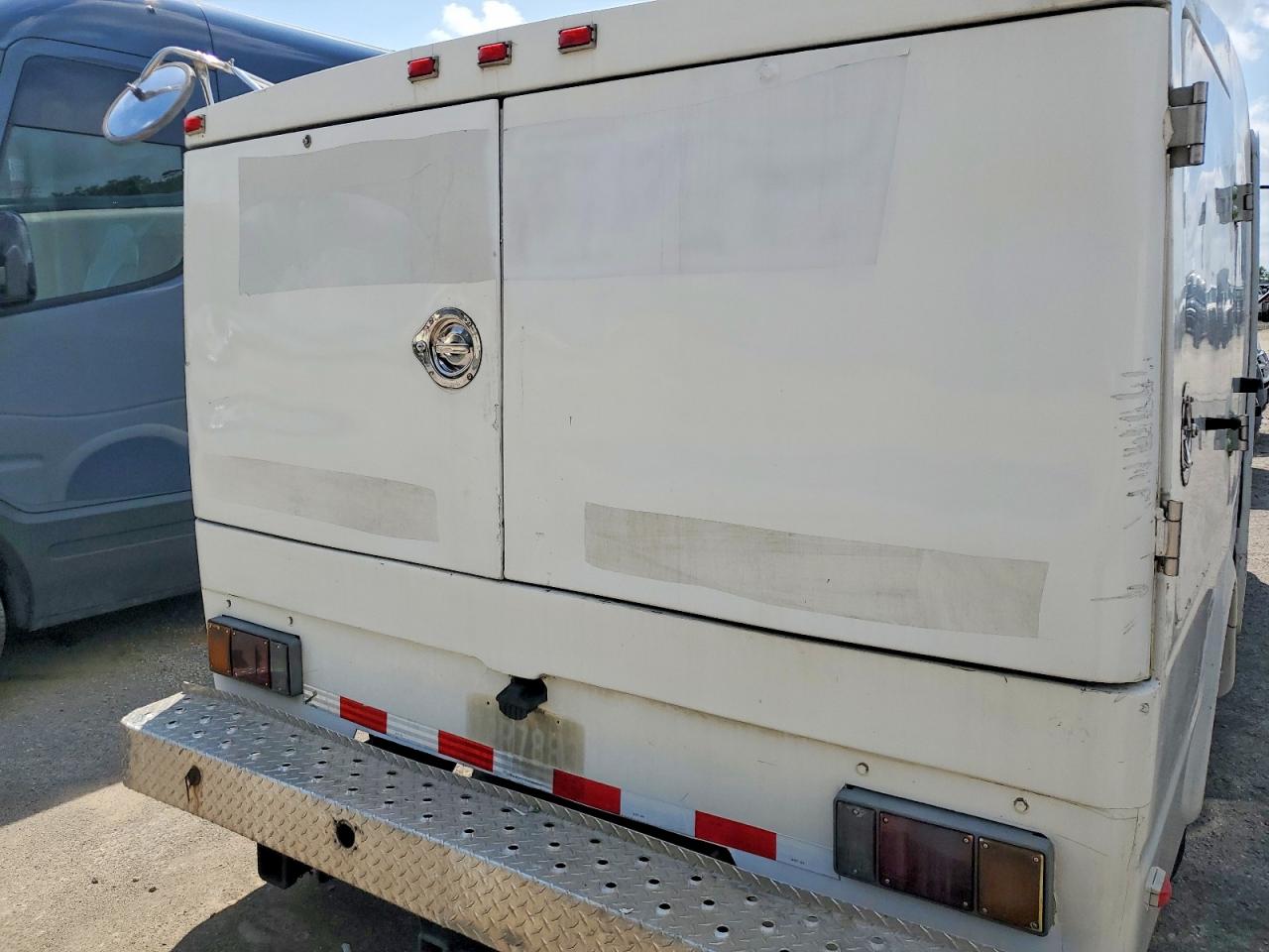 2007 ISUZU NPR