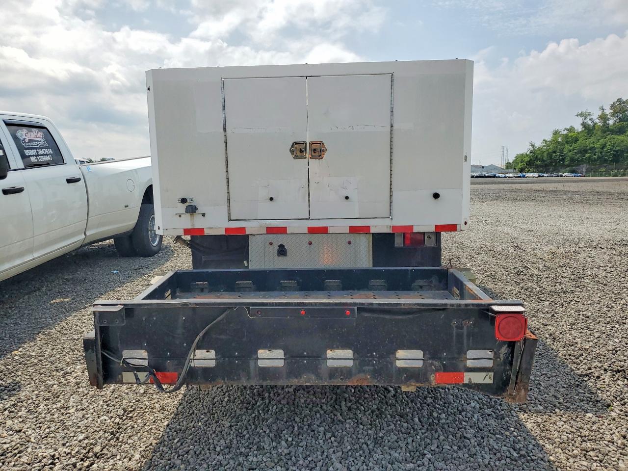 2013 ISUZU NPR