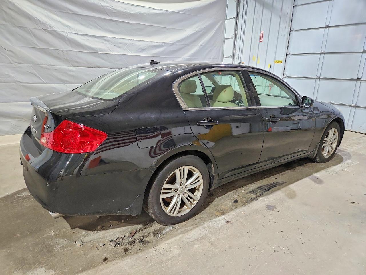 2011 INFINITI G37