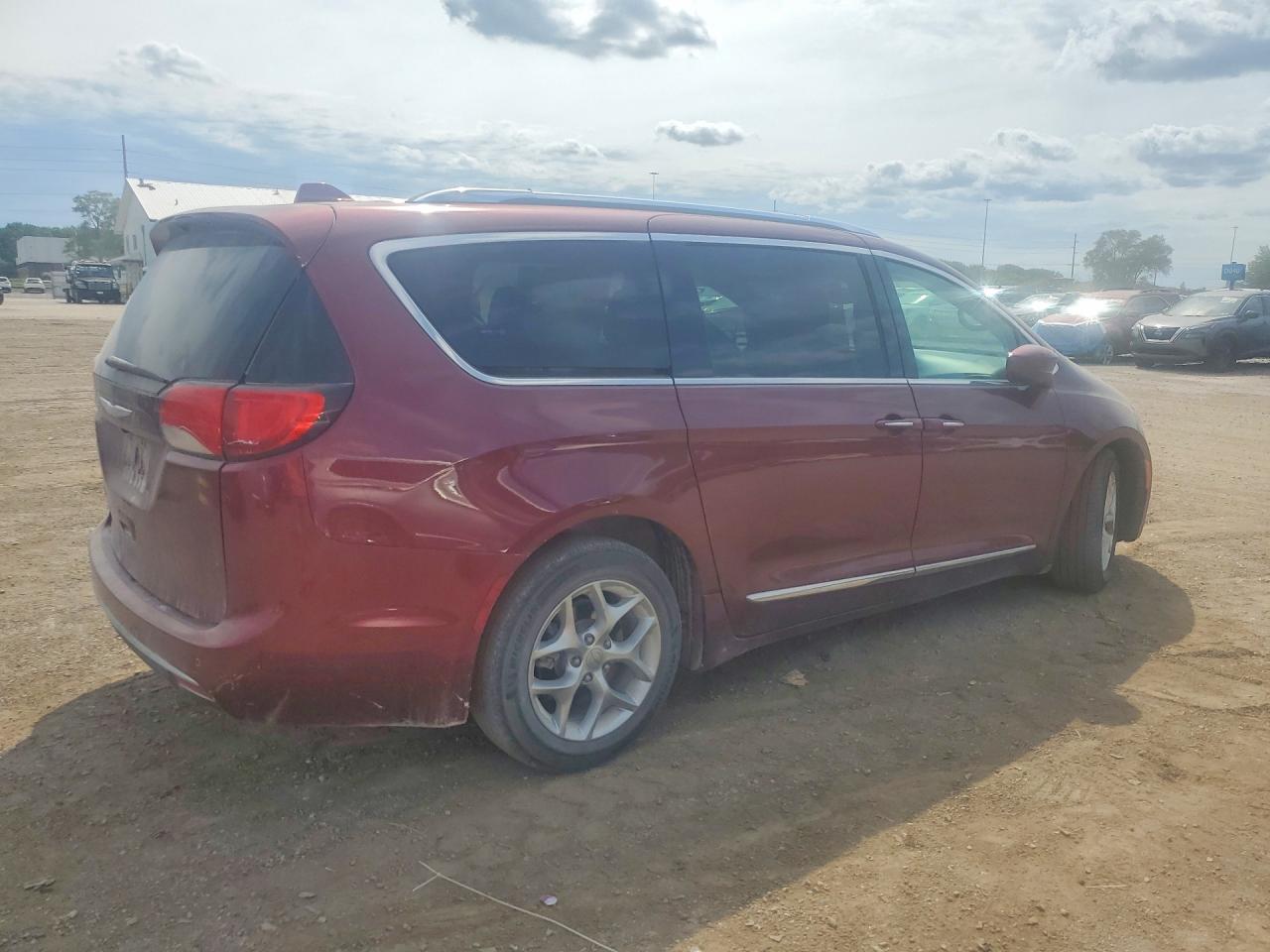 2017 CHRYSLER PACIFICA