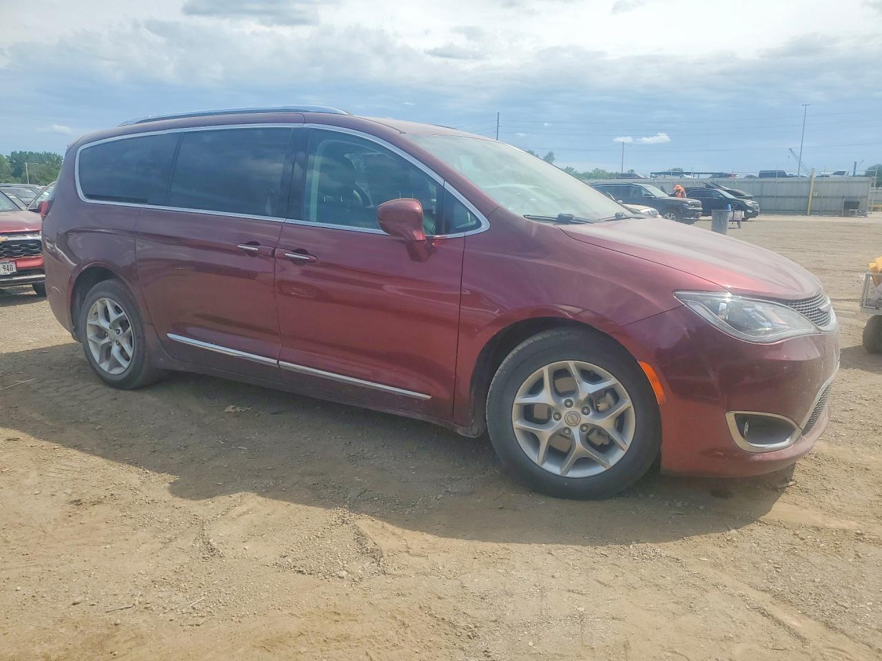 2017 CHRYSLER PACIFICA