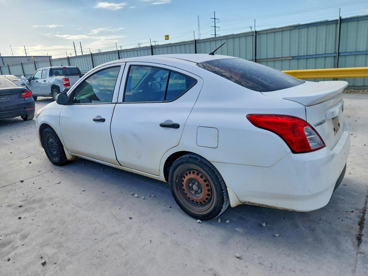 2017 NISSAN VERSA