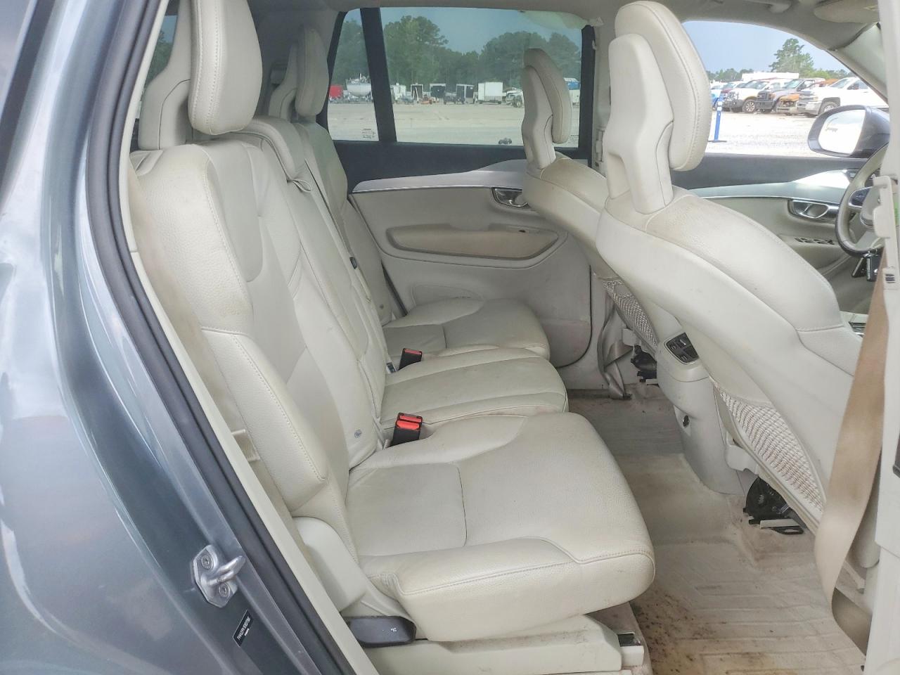 2016 VOLVO XC90