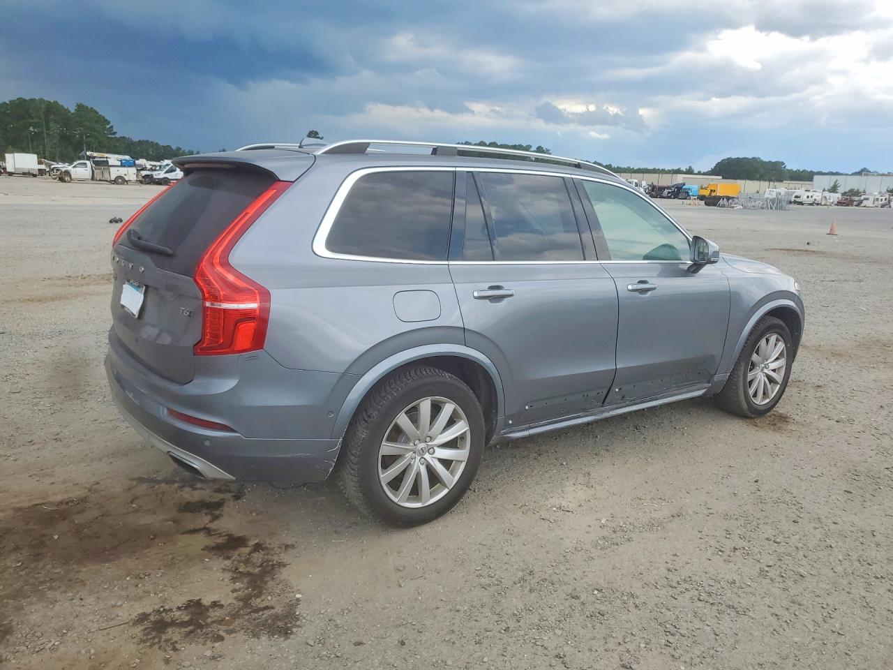 2016 VOLVO XC90