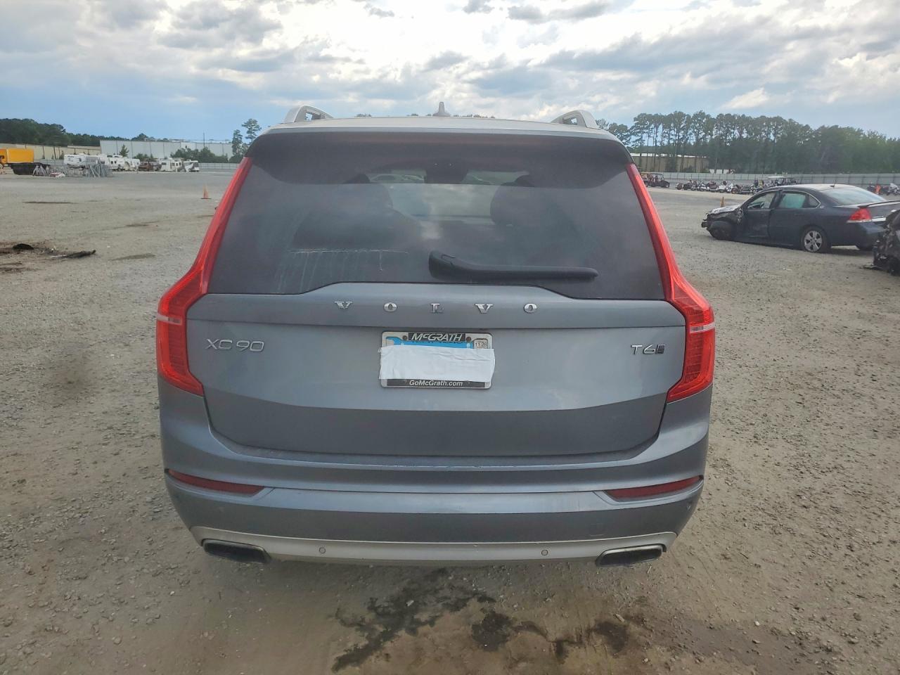 2016 VOLVO XC90