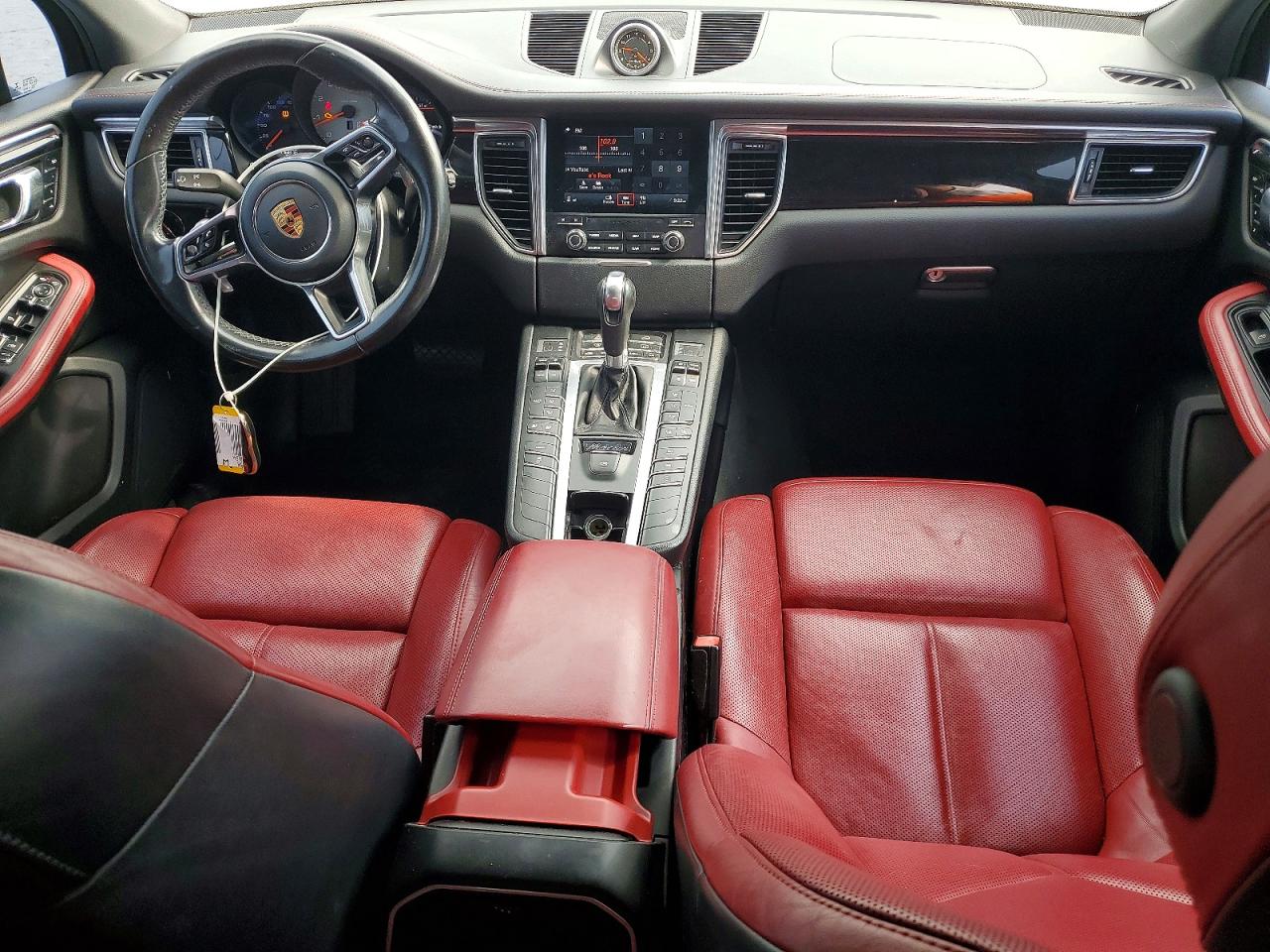 2017 PORSCHE MACAN
