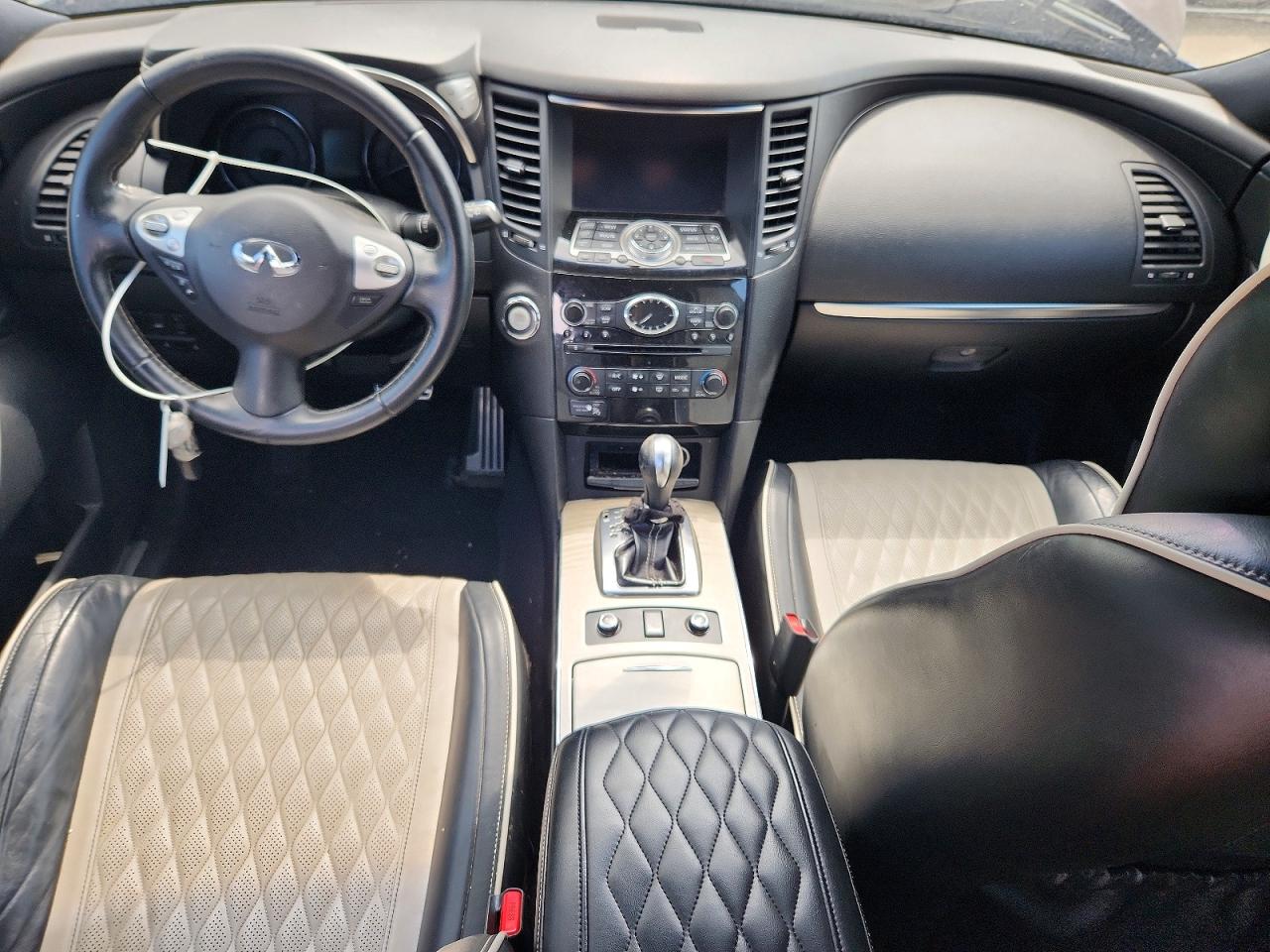 2017 INFINITI QX70