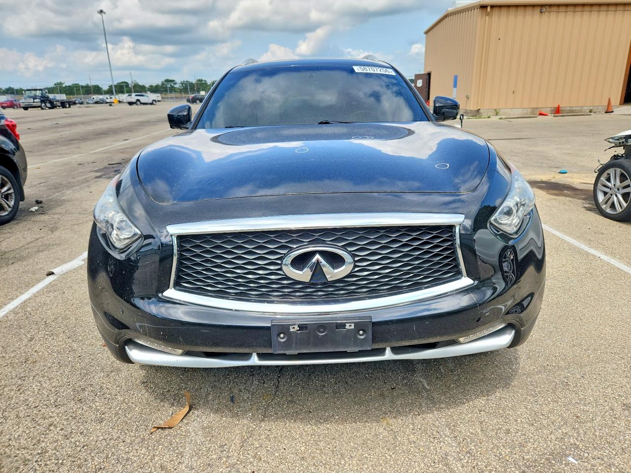 2017 INFINITI QX70