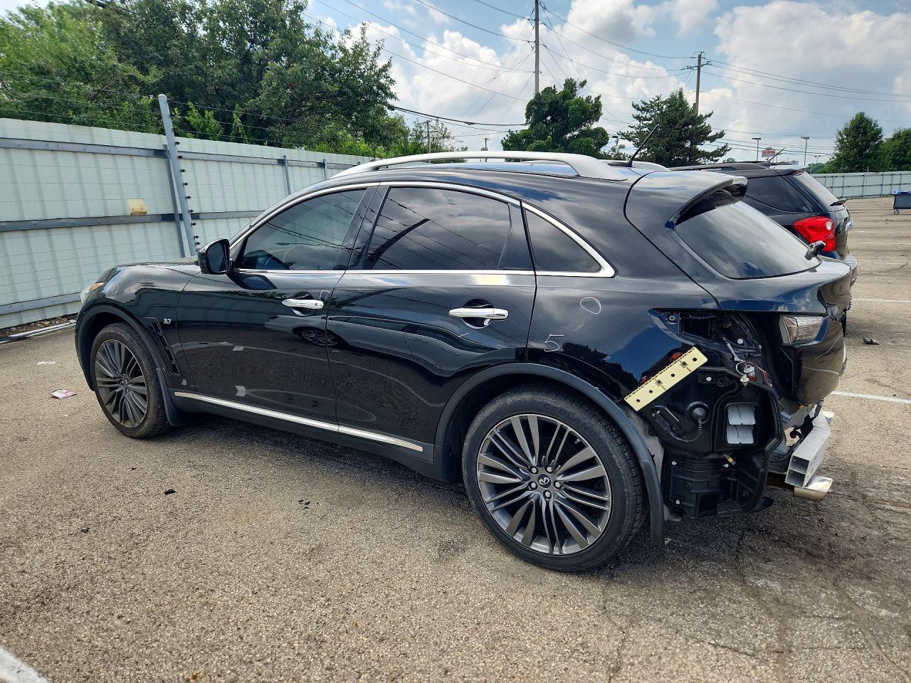 2017 INFINITI QX70