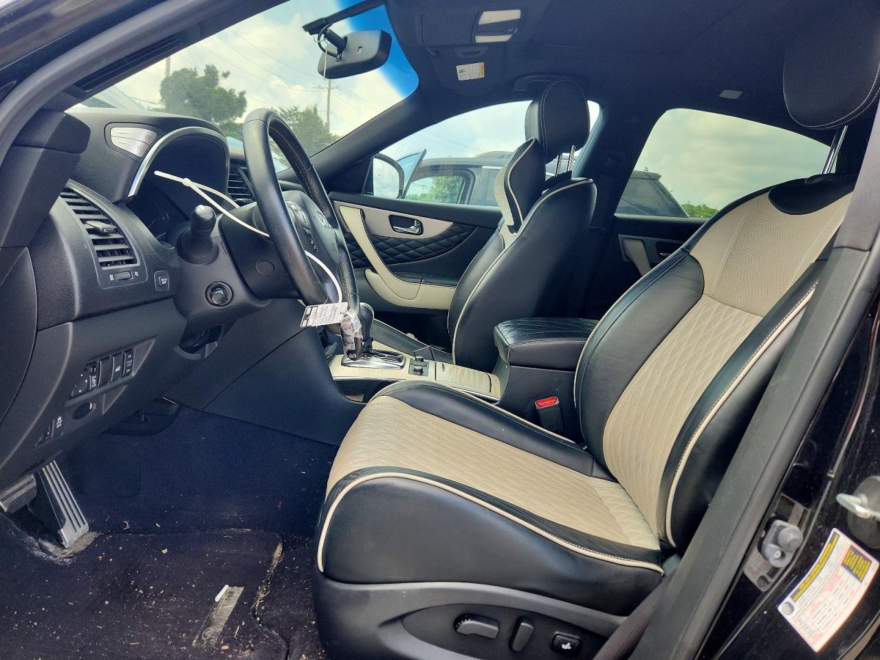 2017 INFINITI QX70