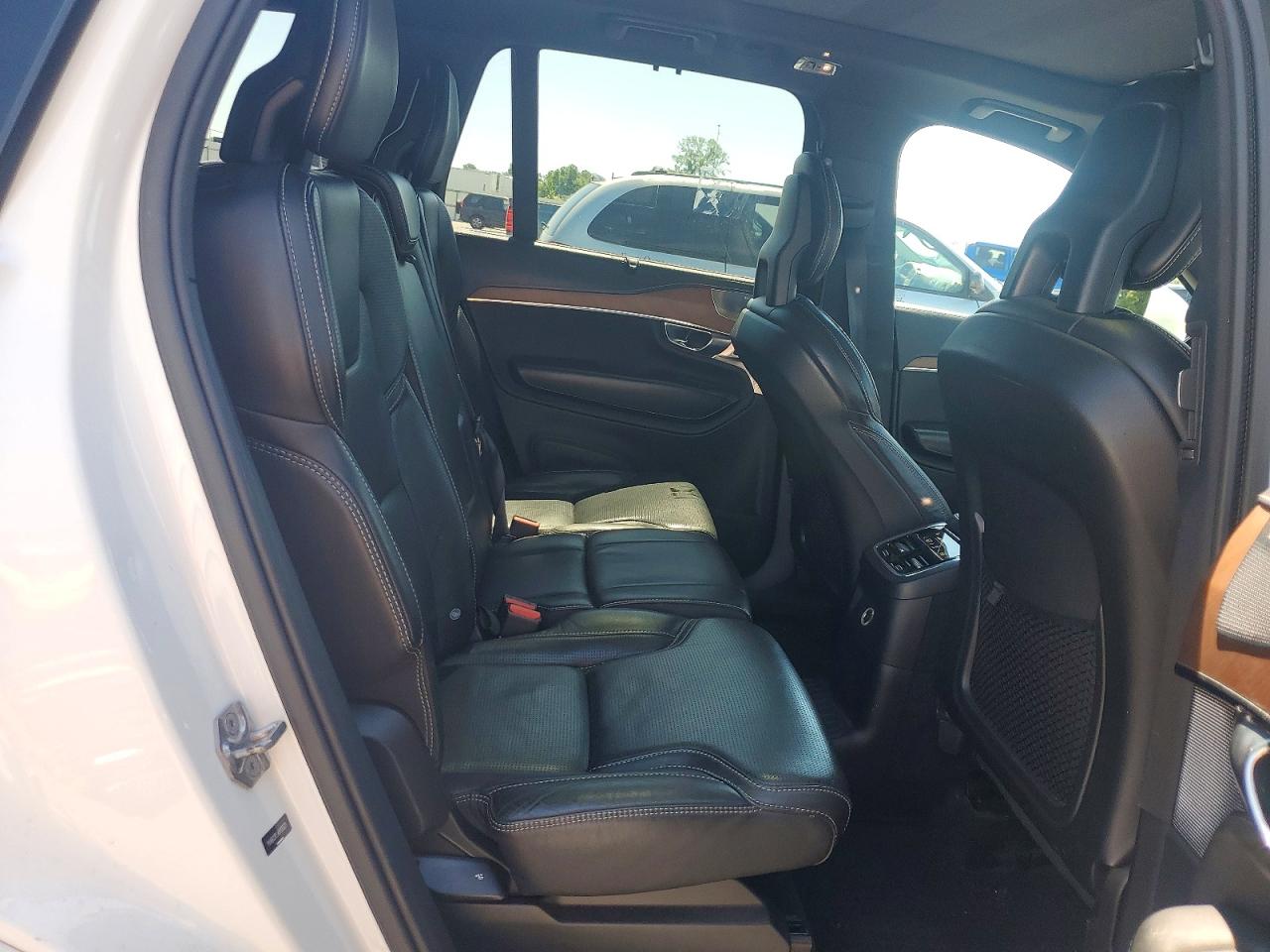 2017 VOLVO XC90
