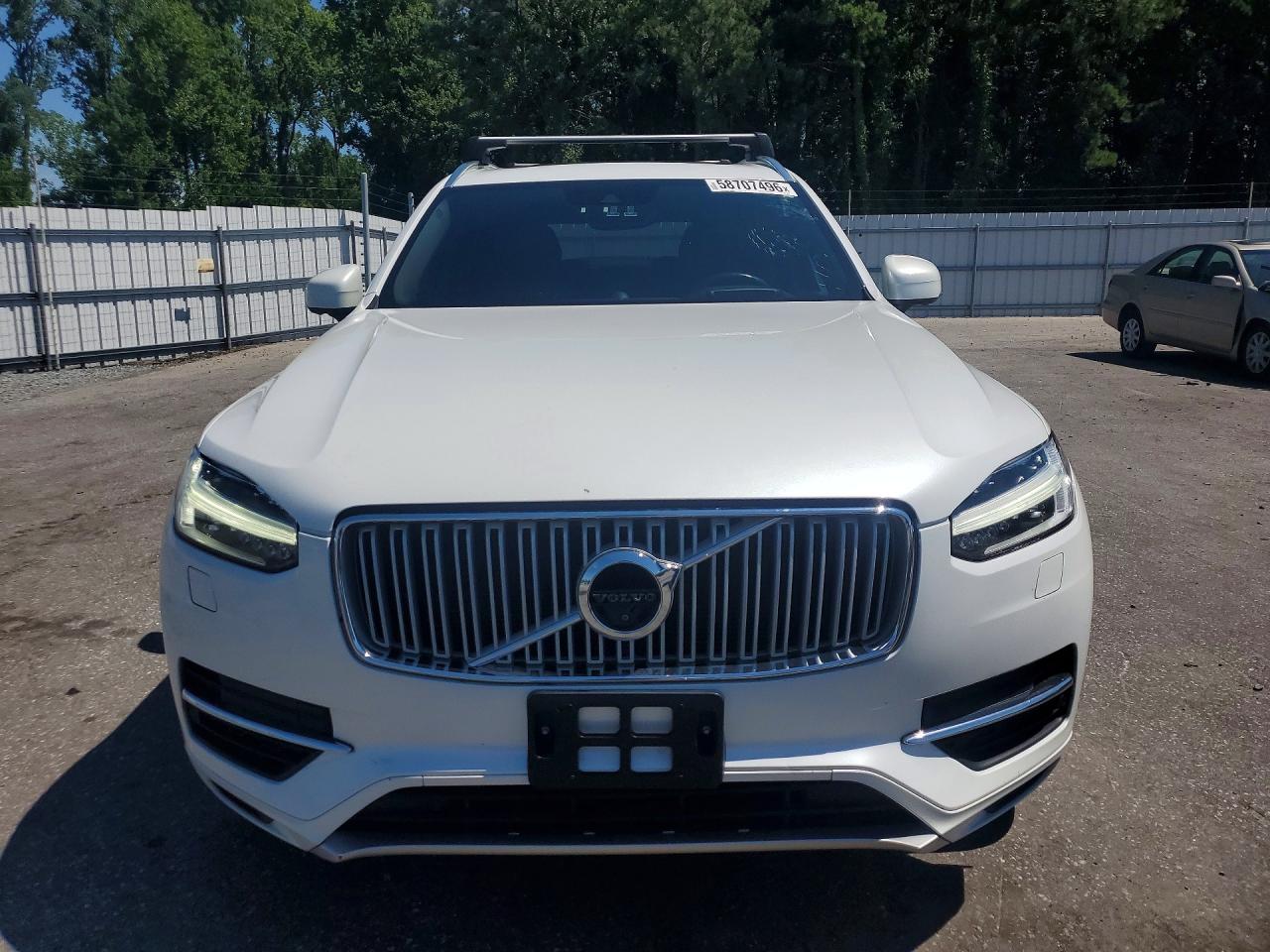 2017 VOLVO XC90