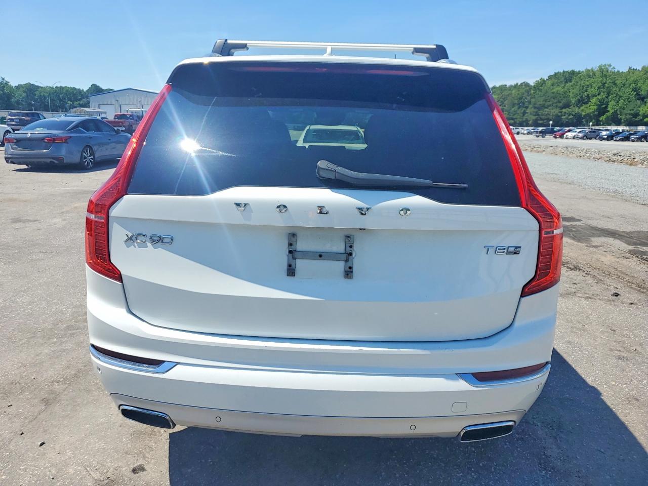 2017 VOLVO XC90