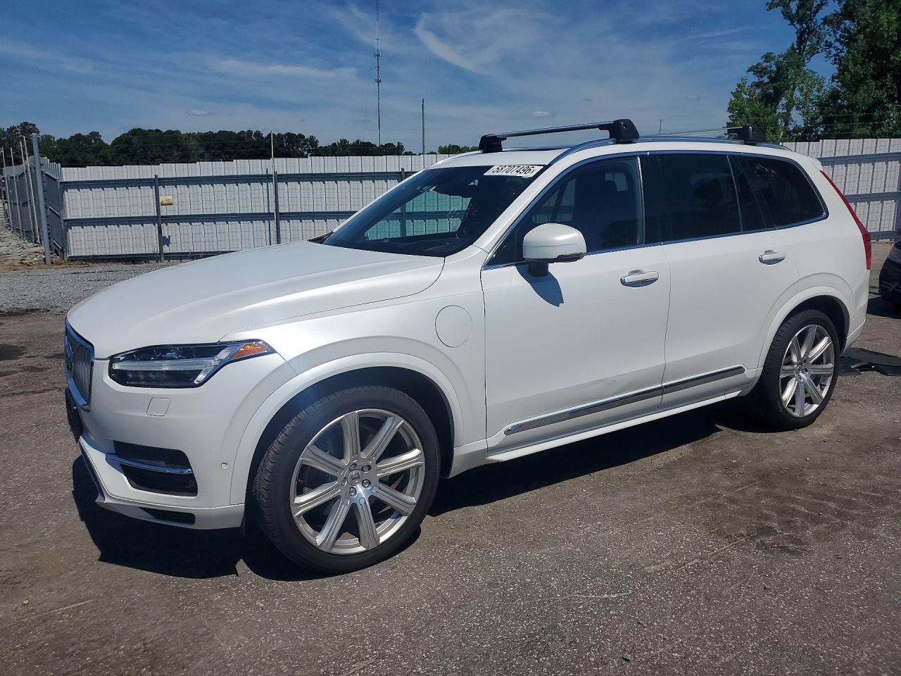 2017 VOLVO XC90