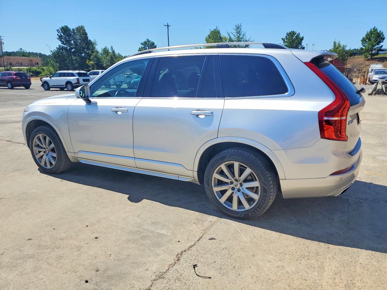 2017 VOLVO XC90