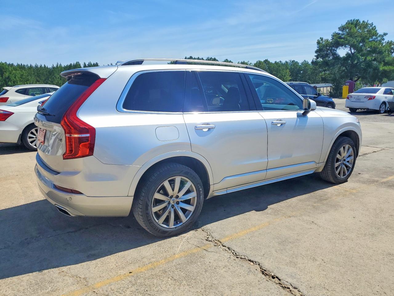 2017 VOLVO XC90