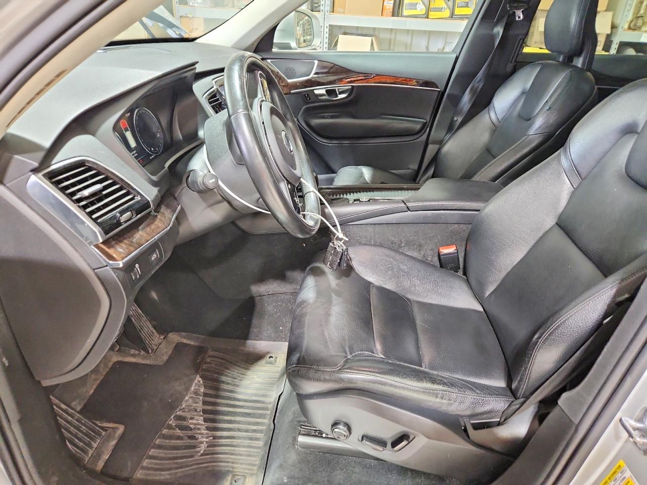 2016 VOLVO XC90