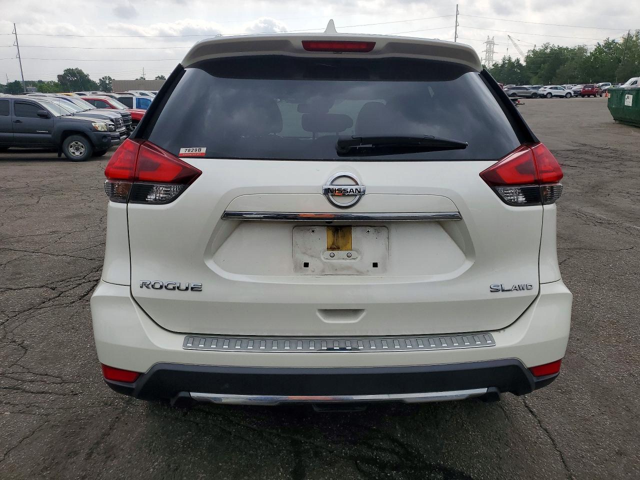 2017 NISSAN ROGUE