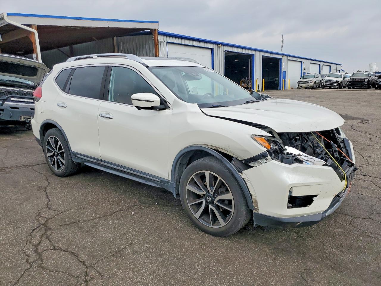 2017 NISSAN ROGUE