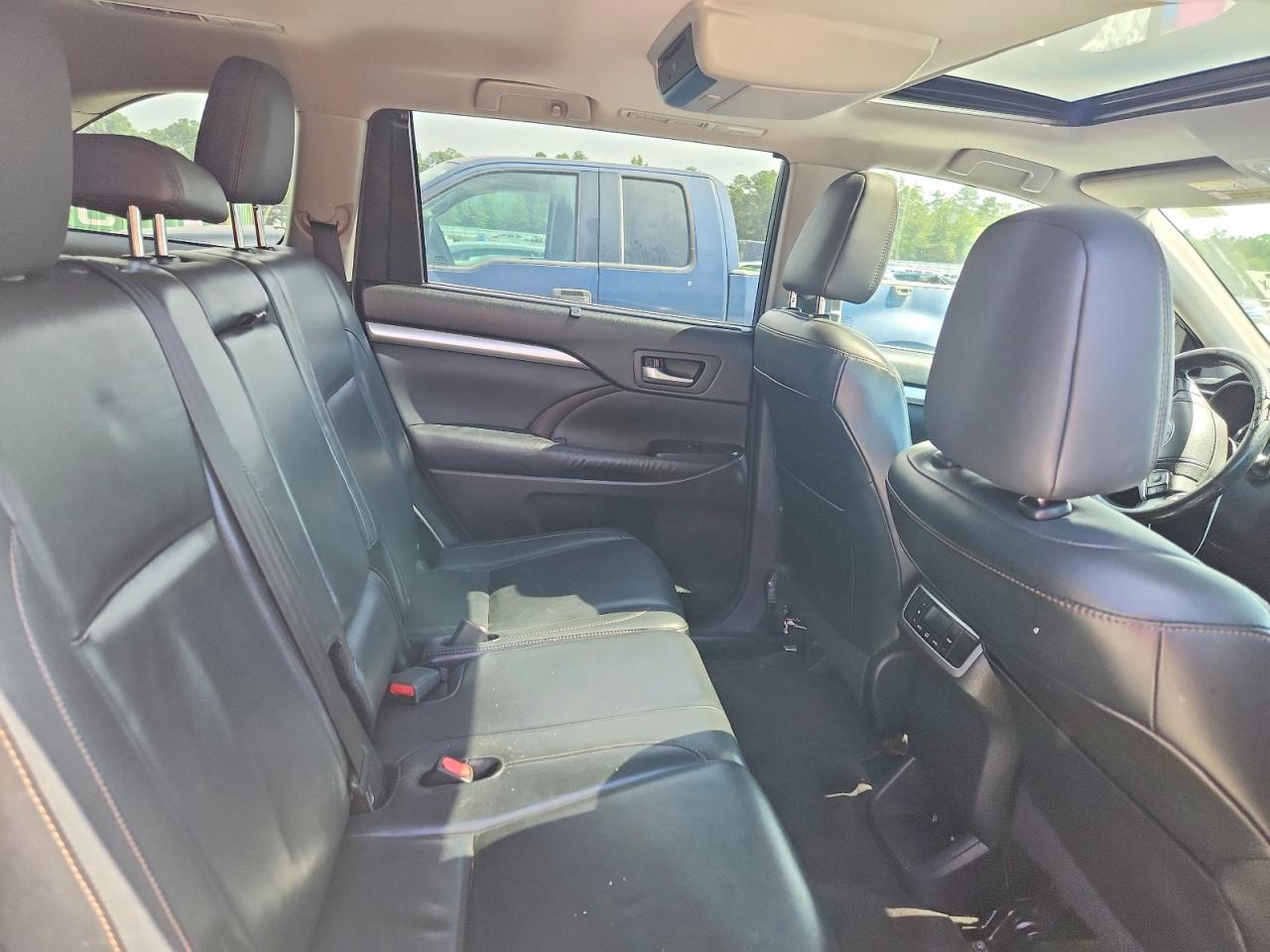 2015 TOYOTA HIGHLANDER