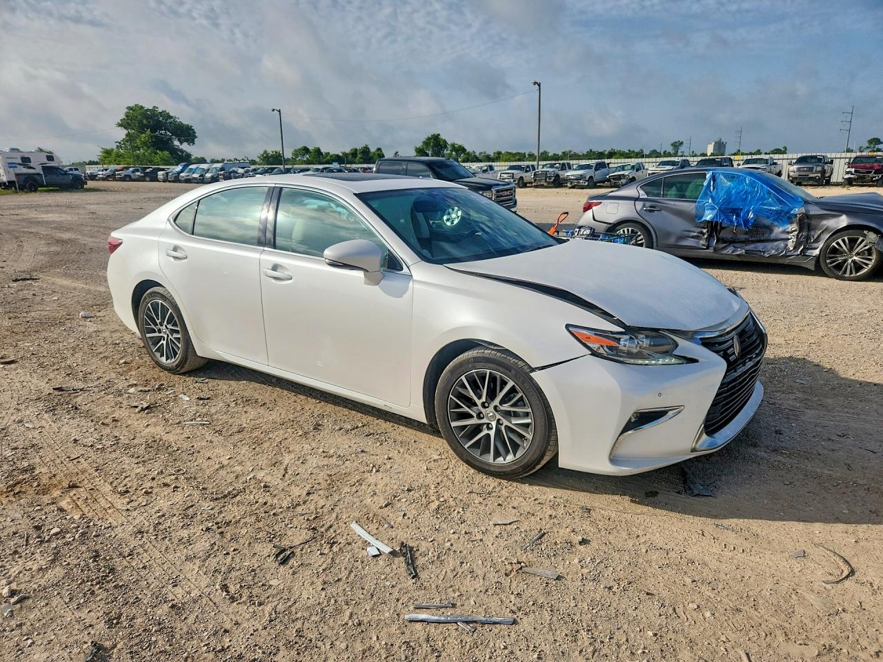 2017 LEXUS ES350