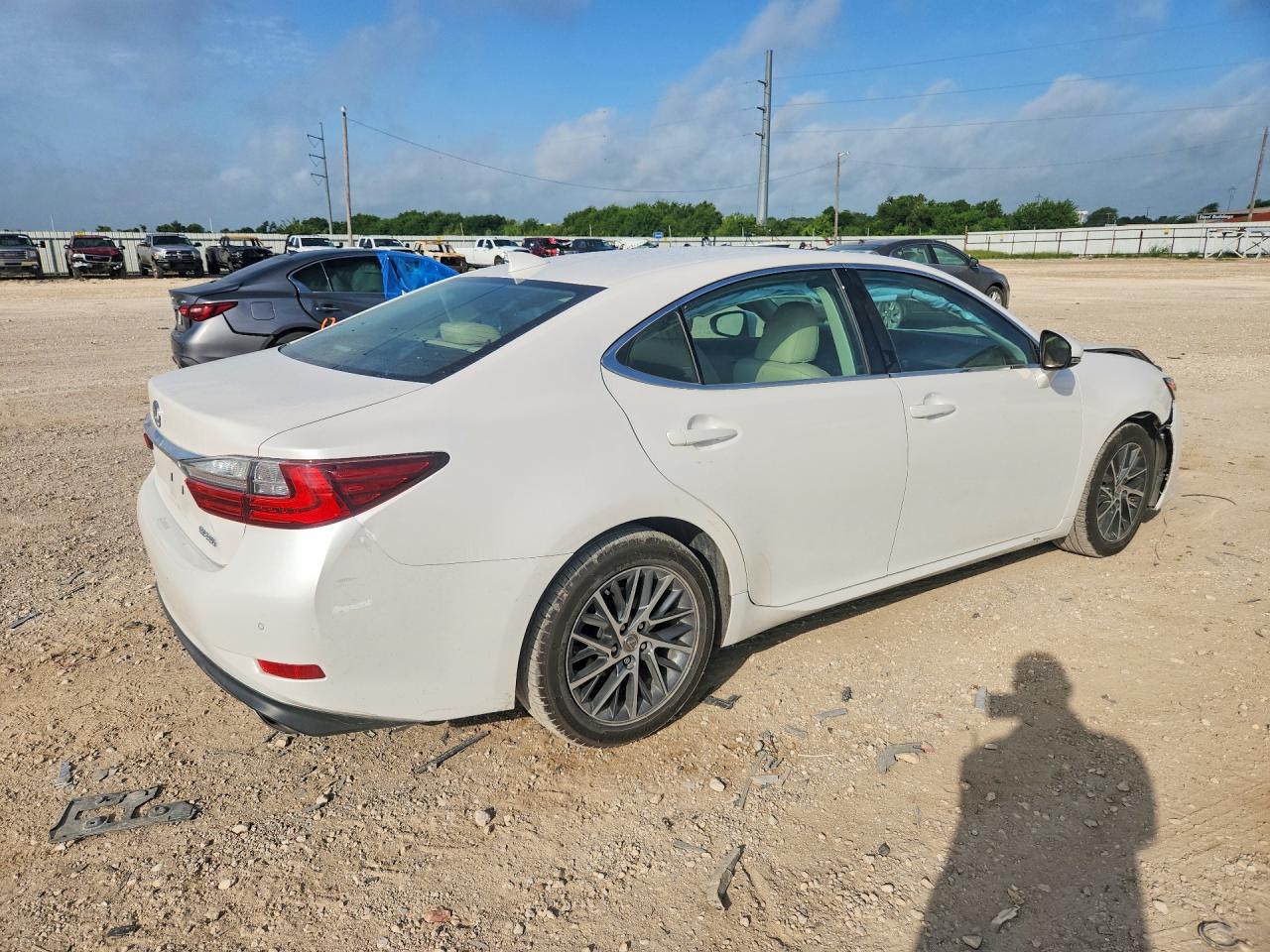 2017 LEXUS ES350