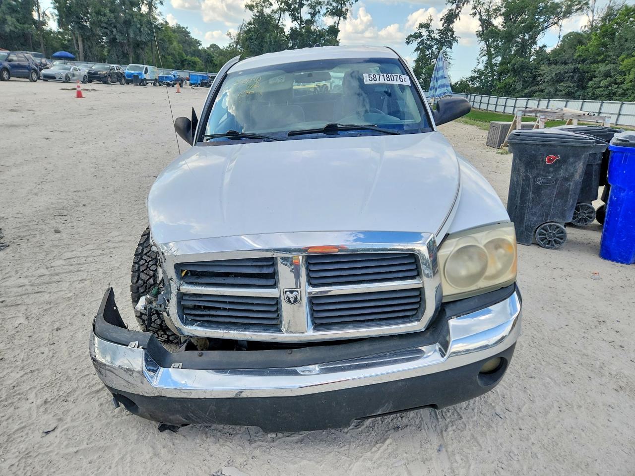 2005 DODGE DAKOTA