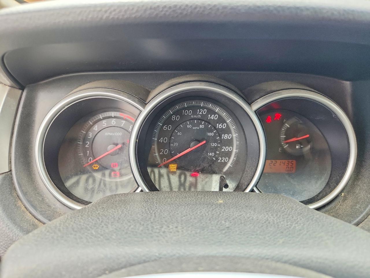 2011 NISSAN VERSA