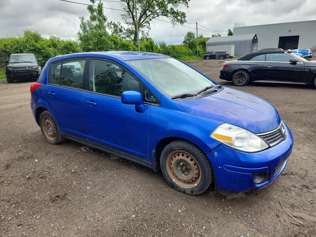 2011 NISSAN VERSA