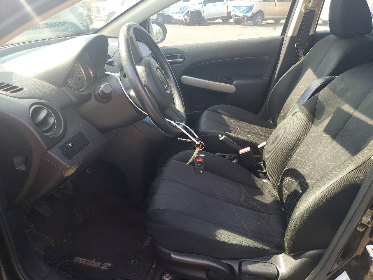 2013 MAZDA 2