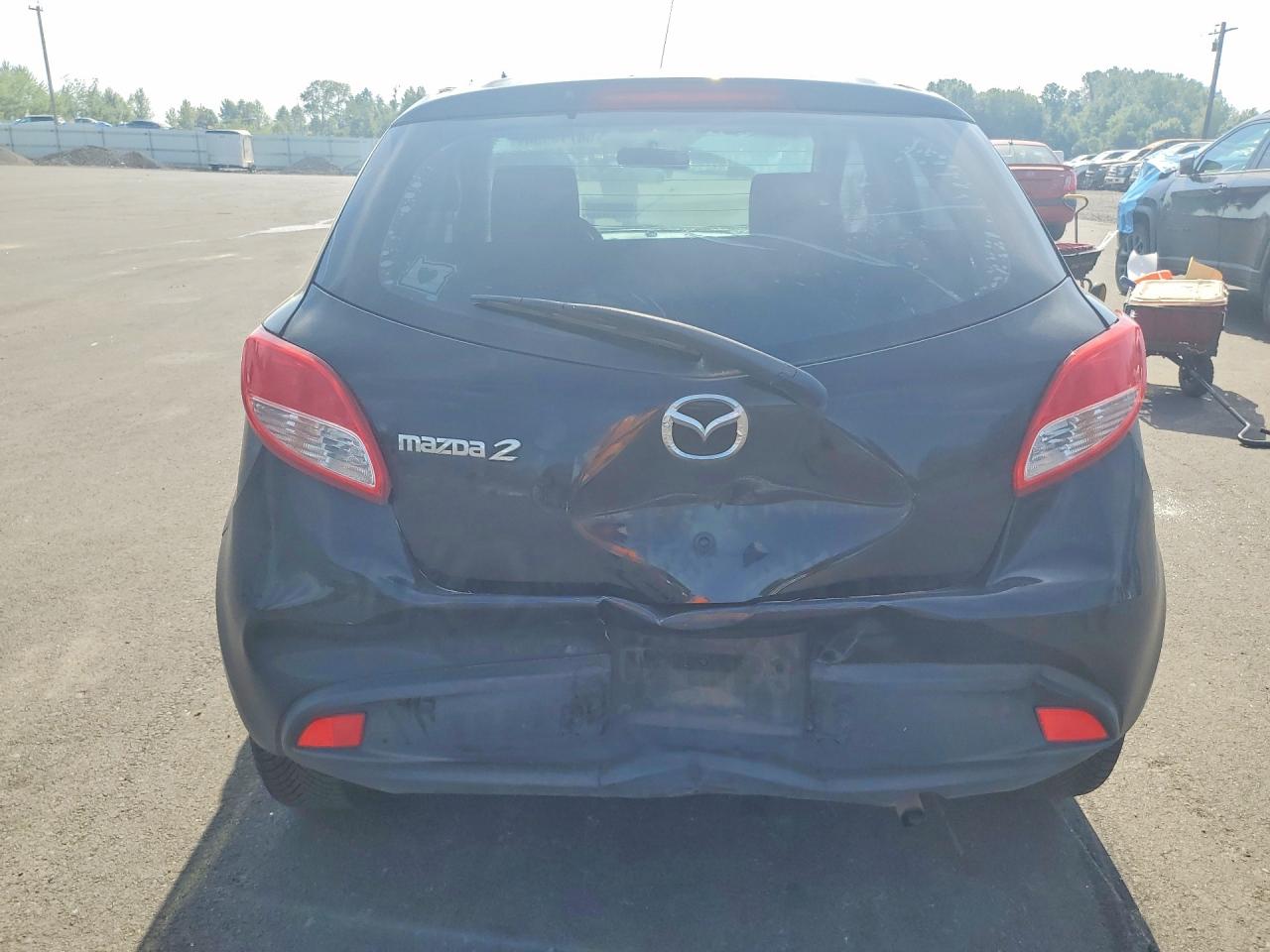 2013 MAZDA 2