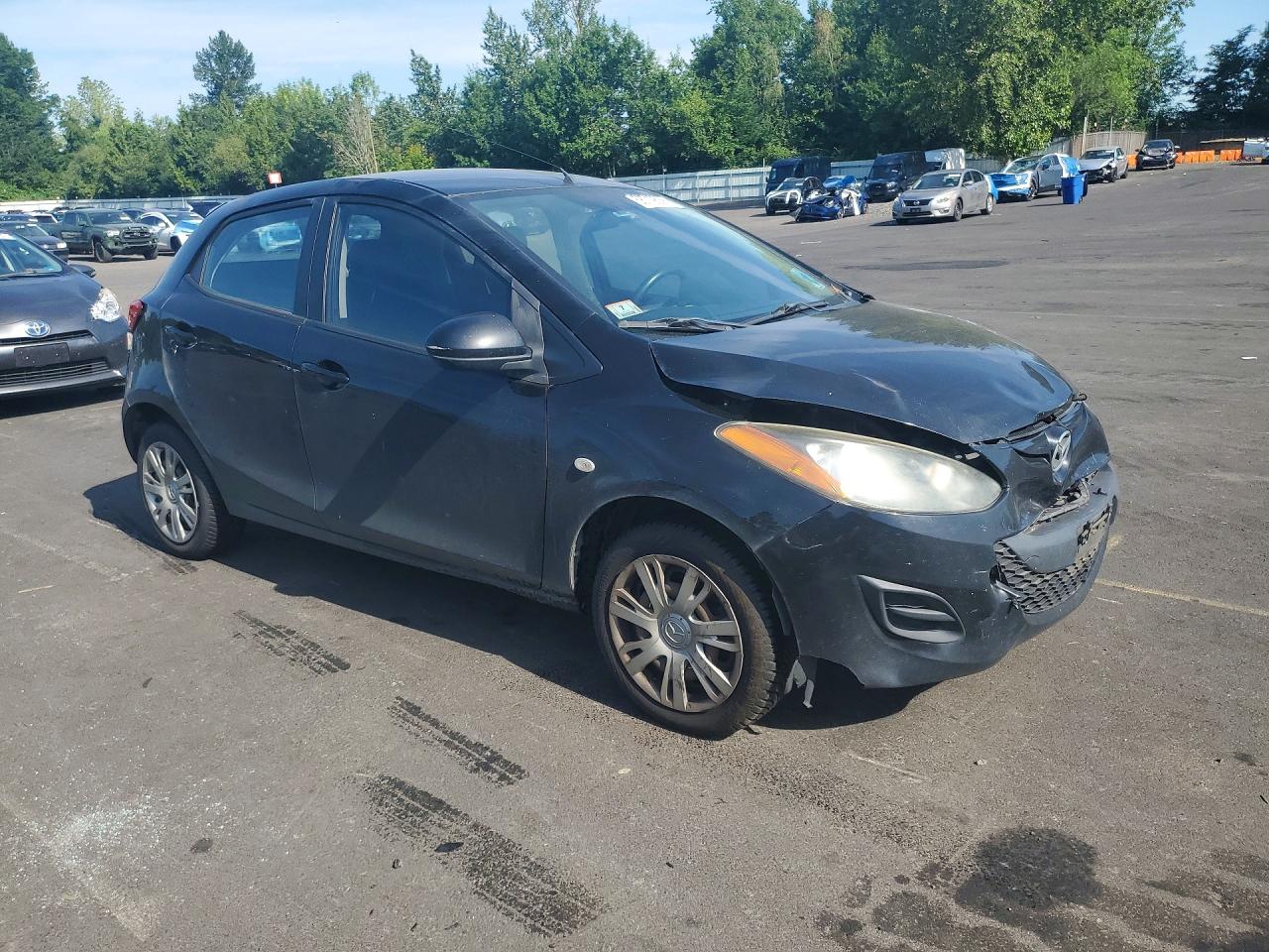 2013 MAZDA 2