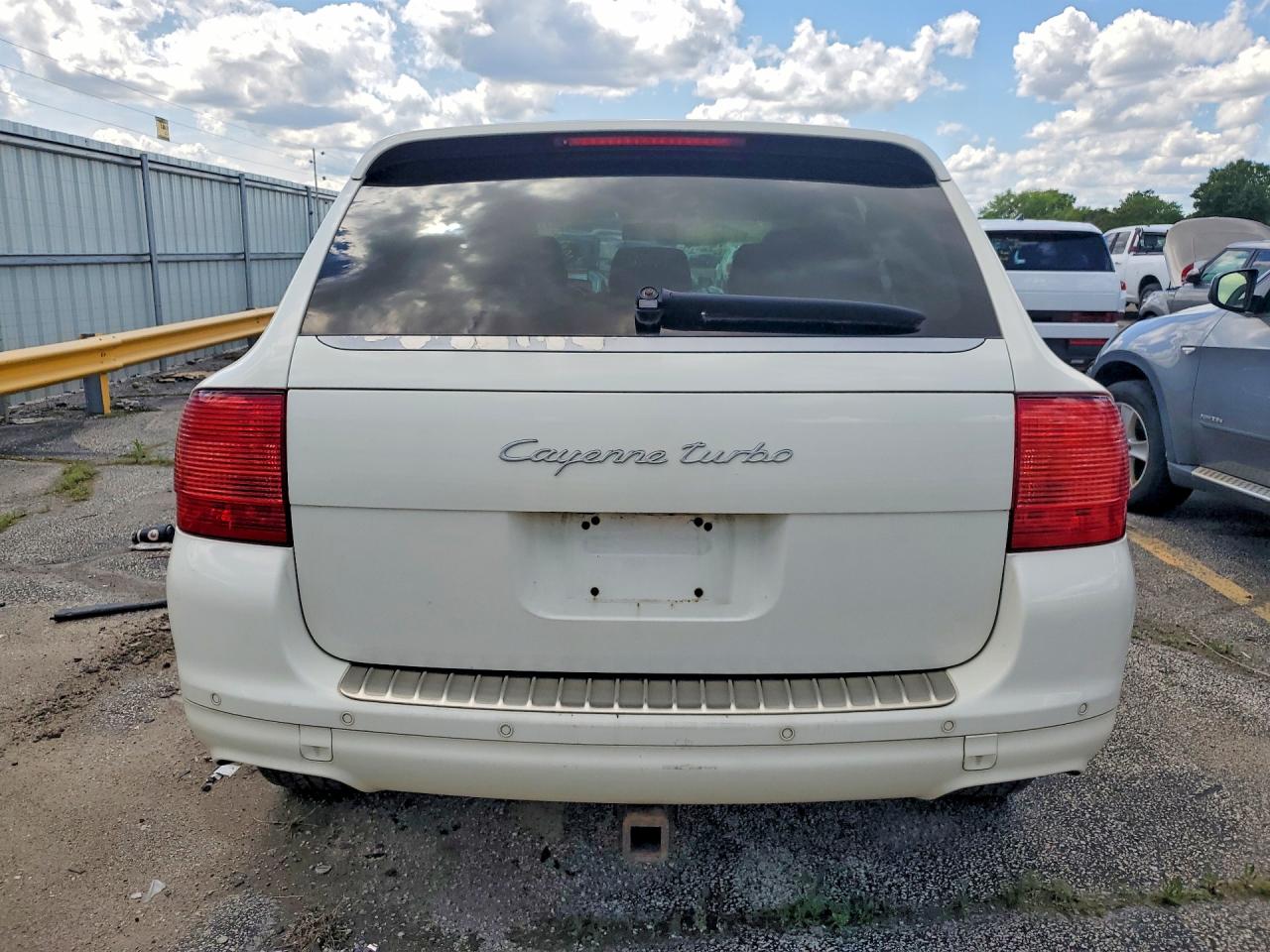 2004 PORSCHE CAYENNE