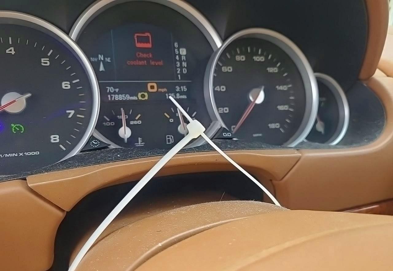 2004 PORSCHE CAYENNE