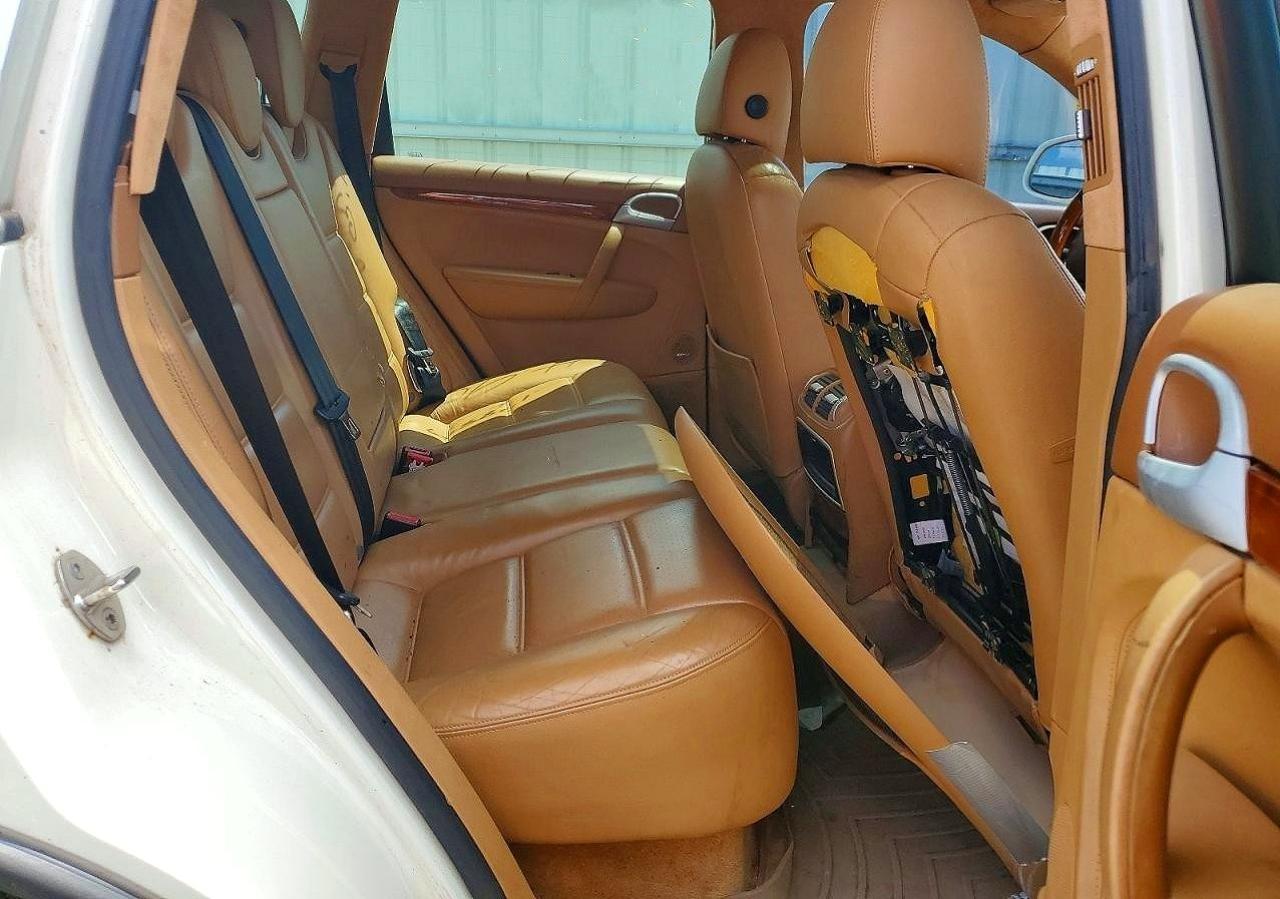2004 PORSCHE CAYENNE