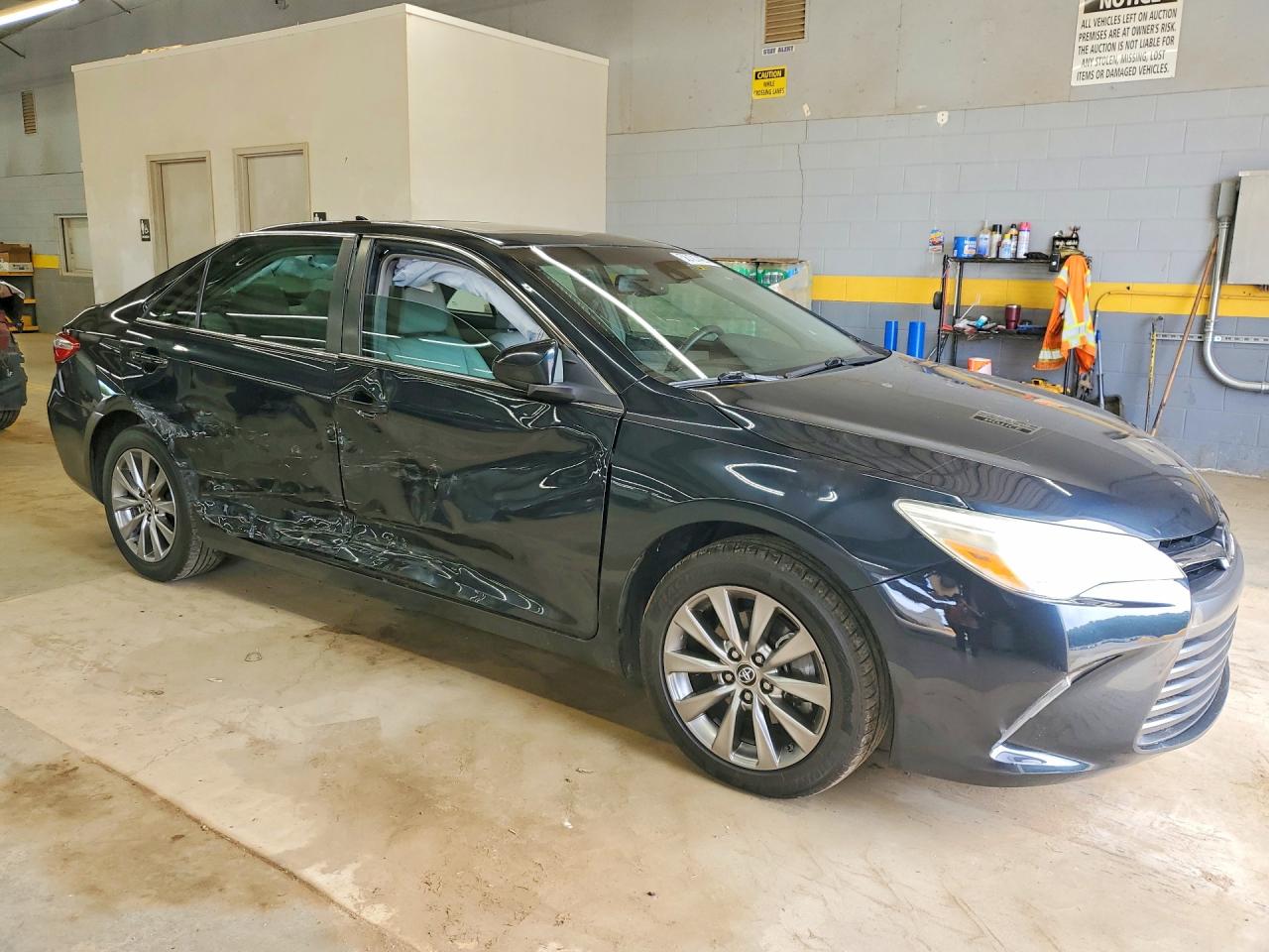 2016 TOYOTA CAMRY