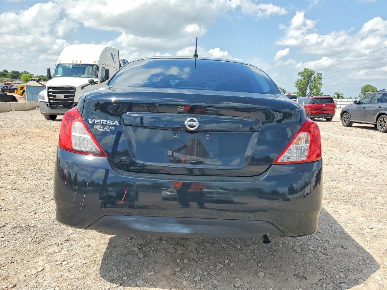 2015 NISSAN VERSA