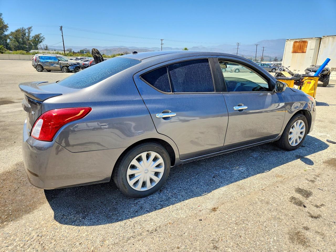 2016 NISSAN VERSA
