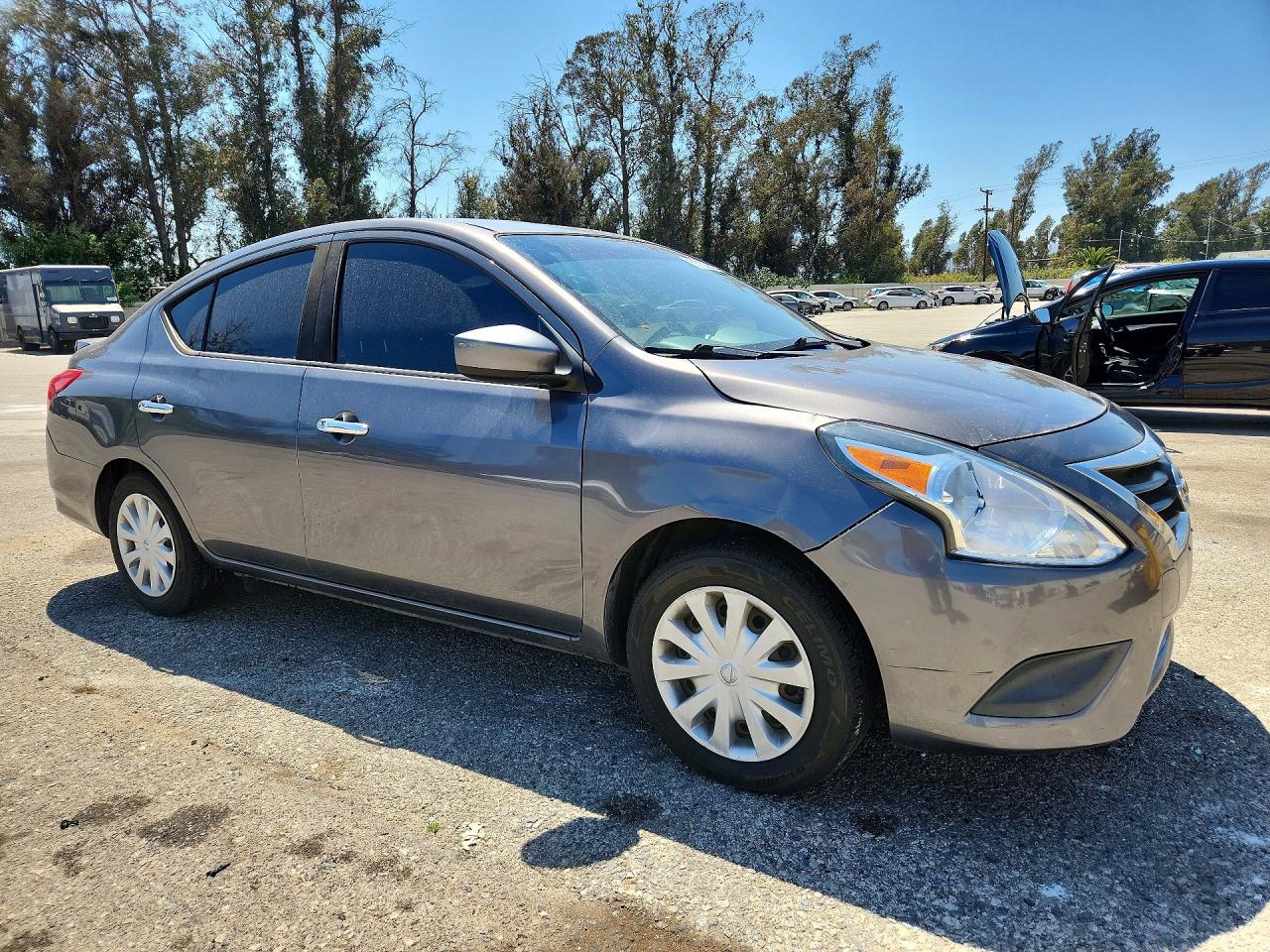 2016 NISSAN VERSA