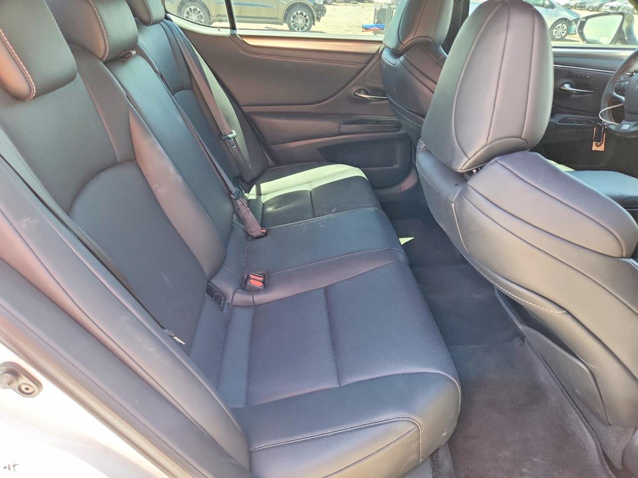 2019 LEXUS ES350
