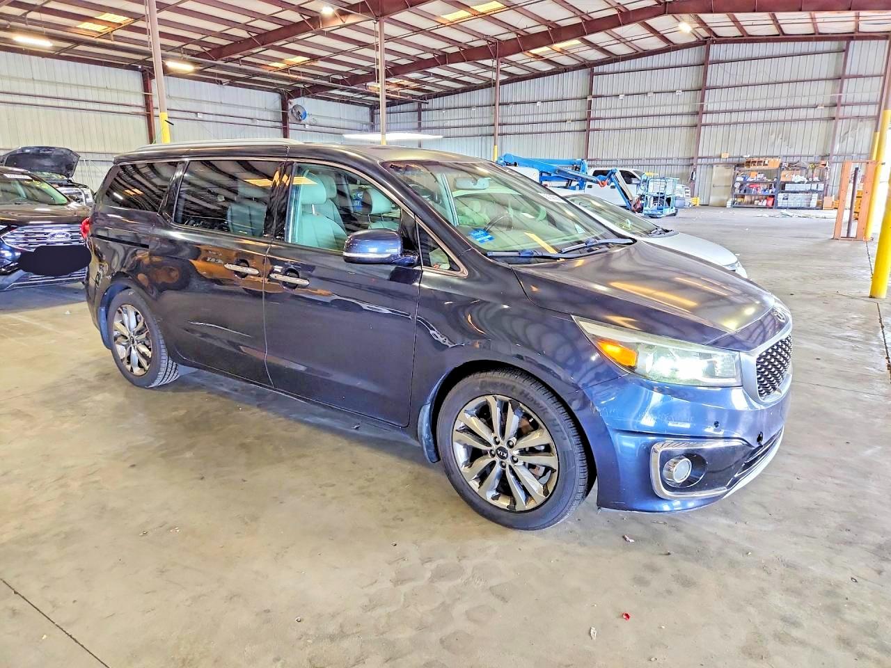 2015 KIA SEDONA