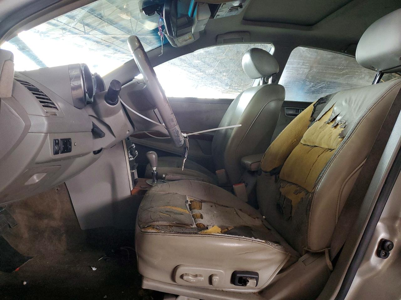 2004 NISSAN MAXIMA