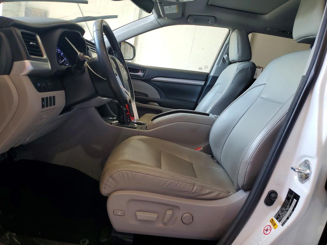2017 TOYOTA HIGHLANDER