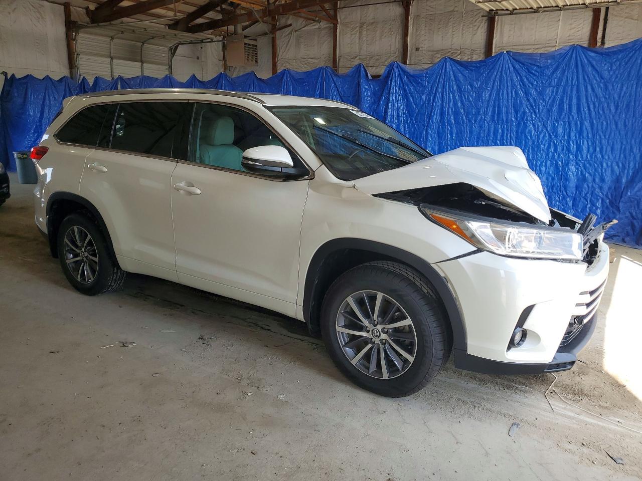 2017 TOYOTA HIGHLANDER