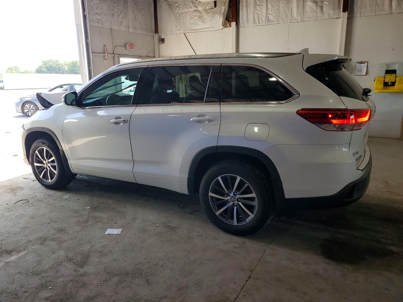 2017 TOYOTA HIGHLANDER