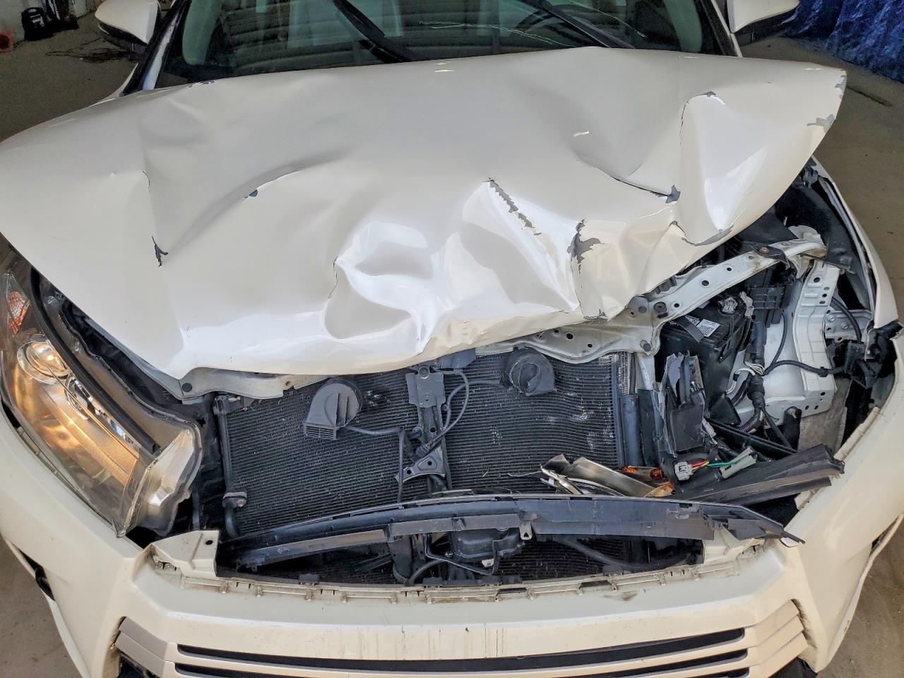 2017 TOYOTA HIGHLANDER