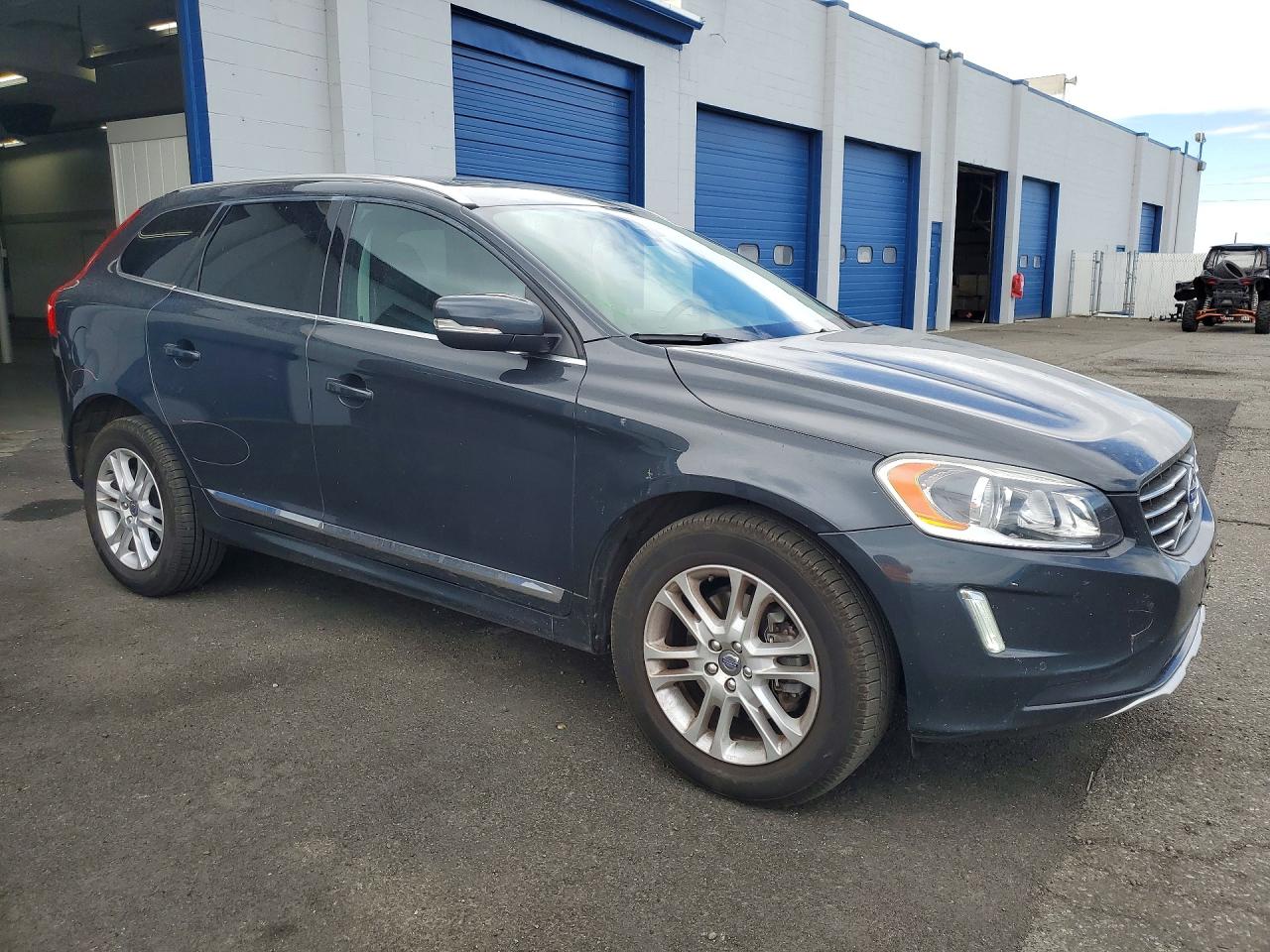 2015 VOLVO XC60