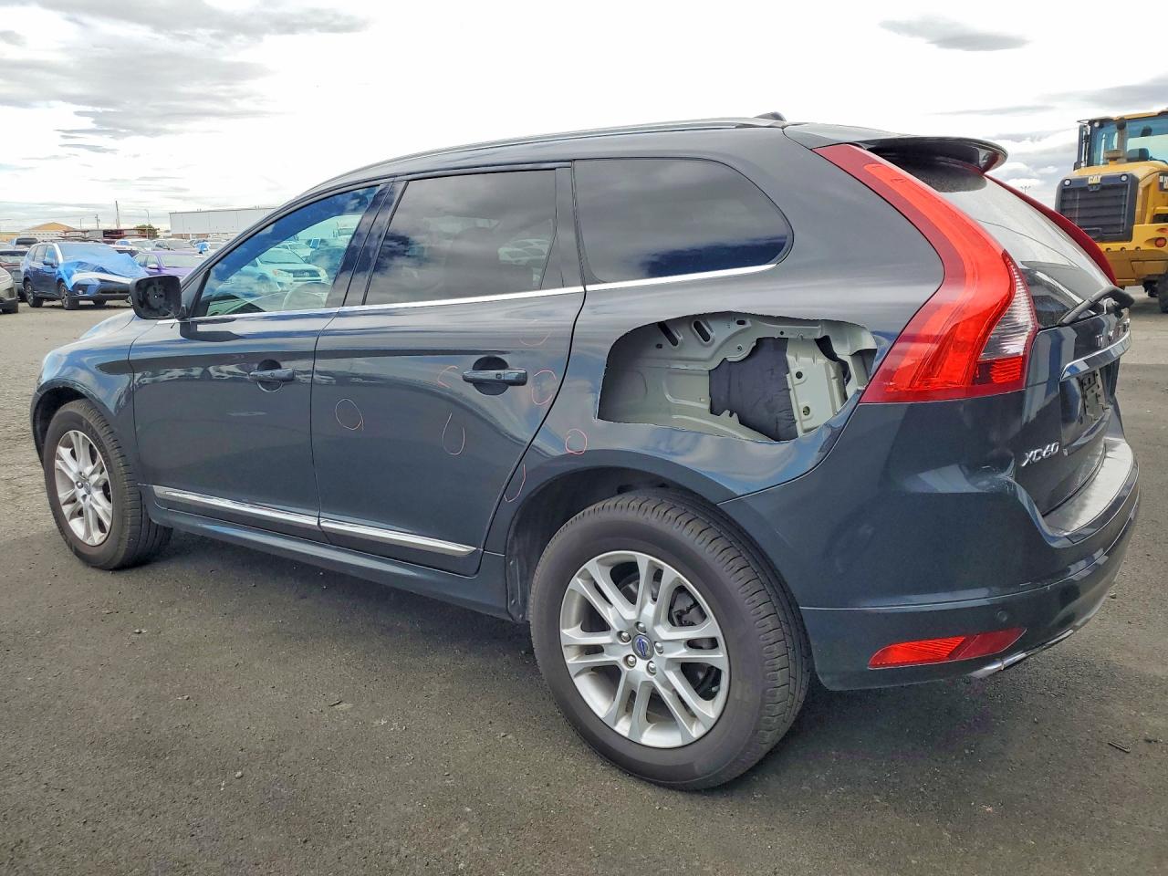2015 VOLVO XC60