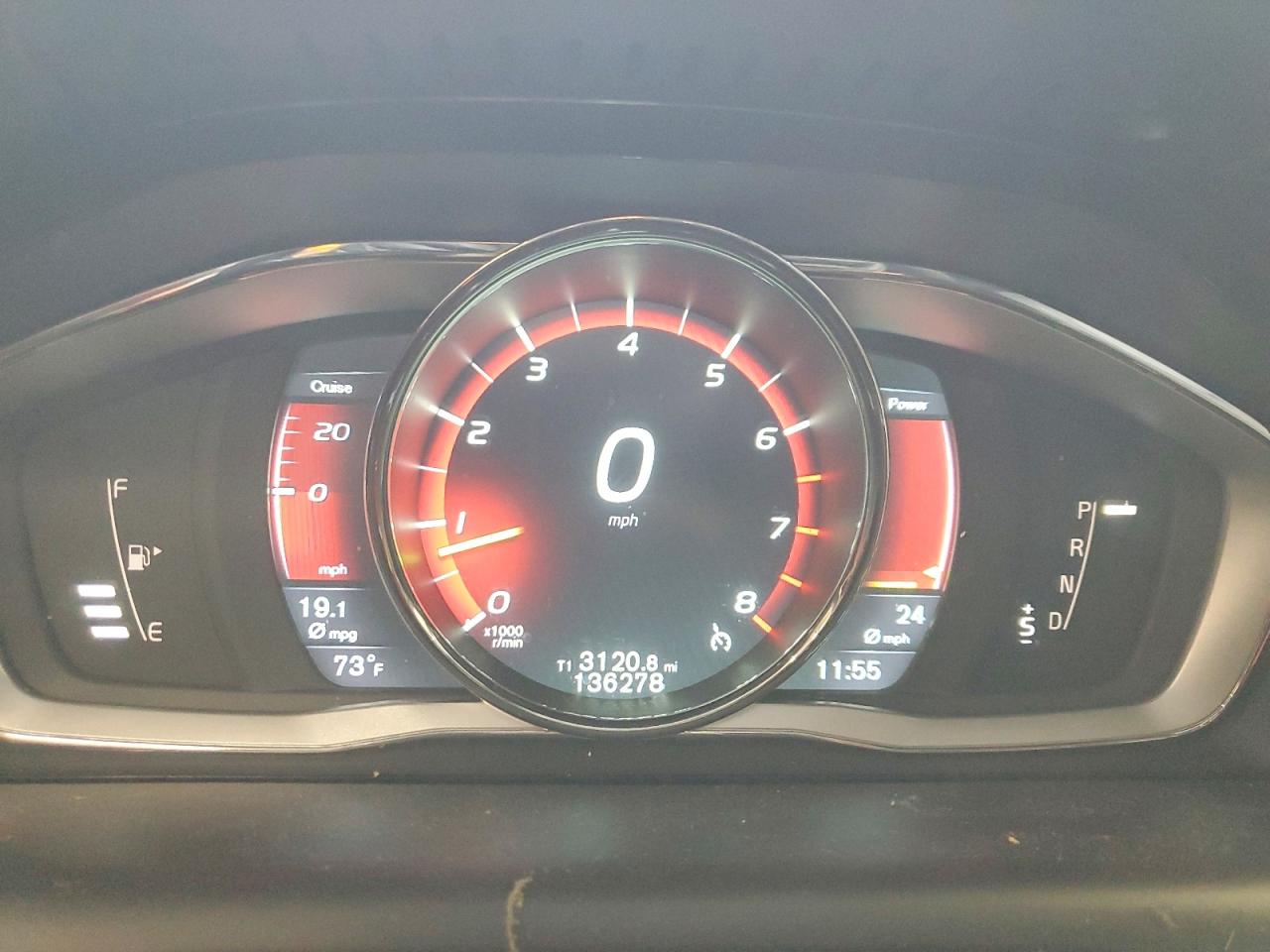 2015 VOLVO XC60